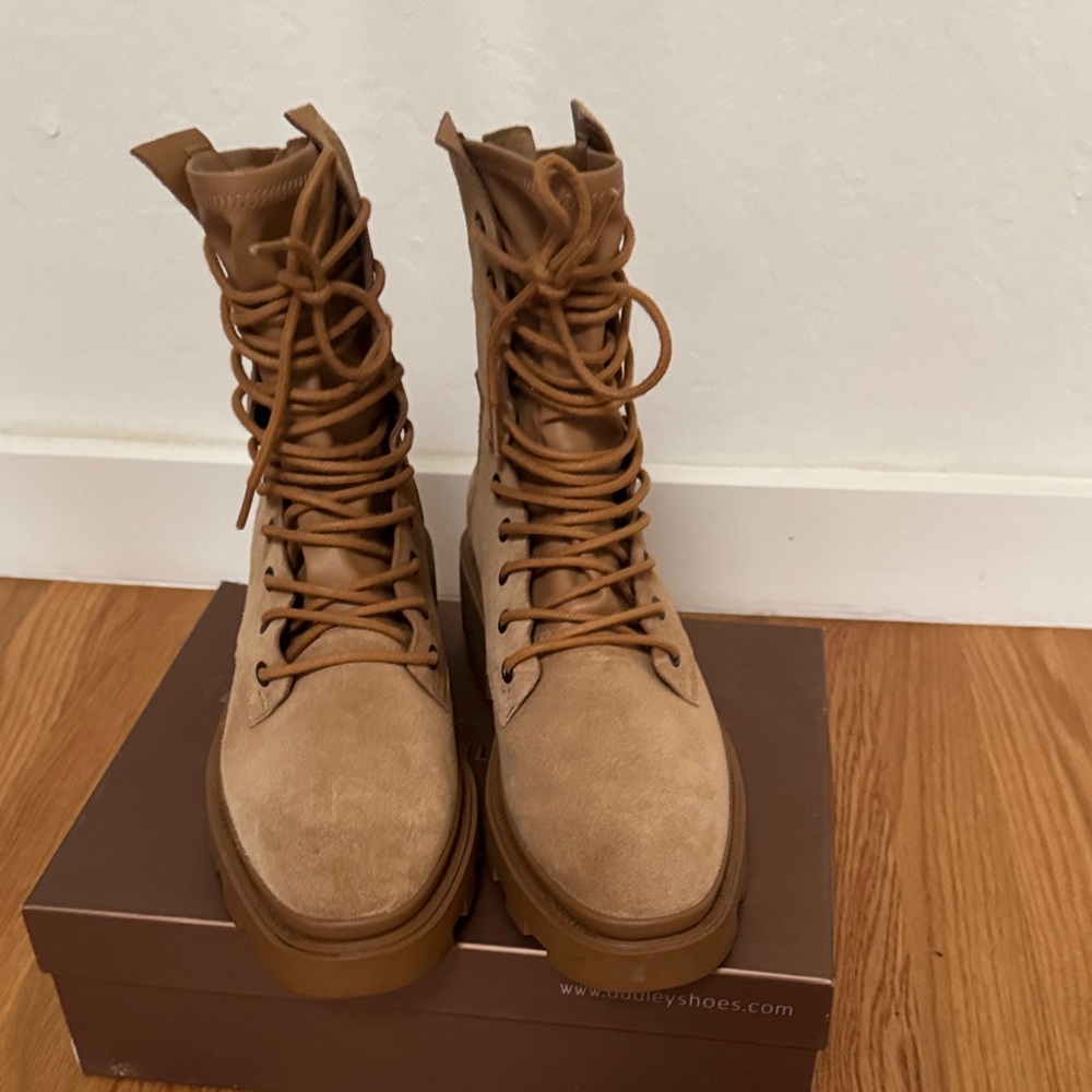 Women’s Tan Lace-Up Platform Combat Boots